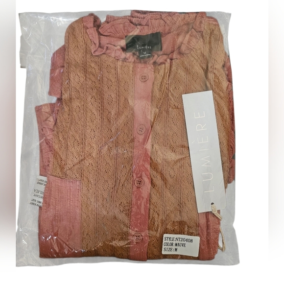 LUMIERE FLUTTER & LACE BLOUSE - Picture 5 of 5